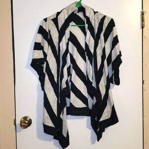 Dots Sz M gray and black striped cardigan